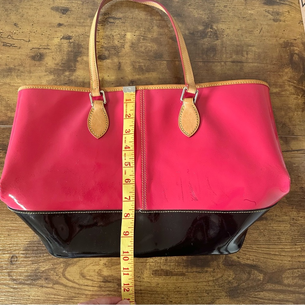 Dooney & Bourke Pink and Black Tote with Elegant Design - Picture 17 of 17